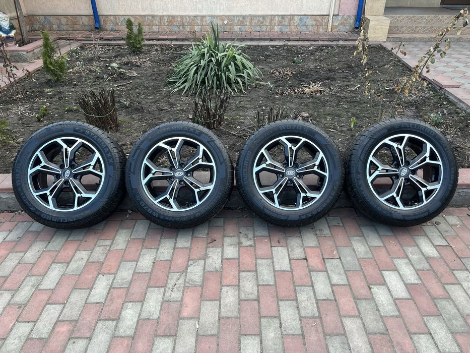 Продам оригінальні диски з резиною KIA 225/60 R17 225/60/17
