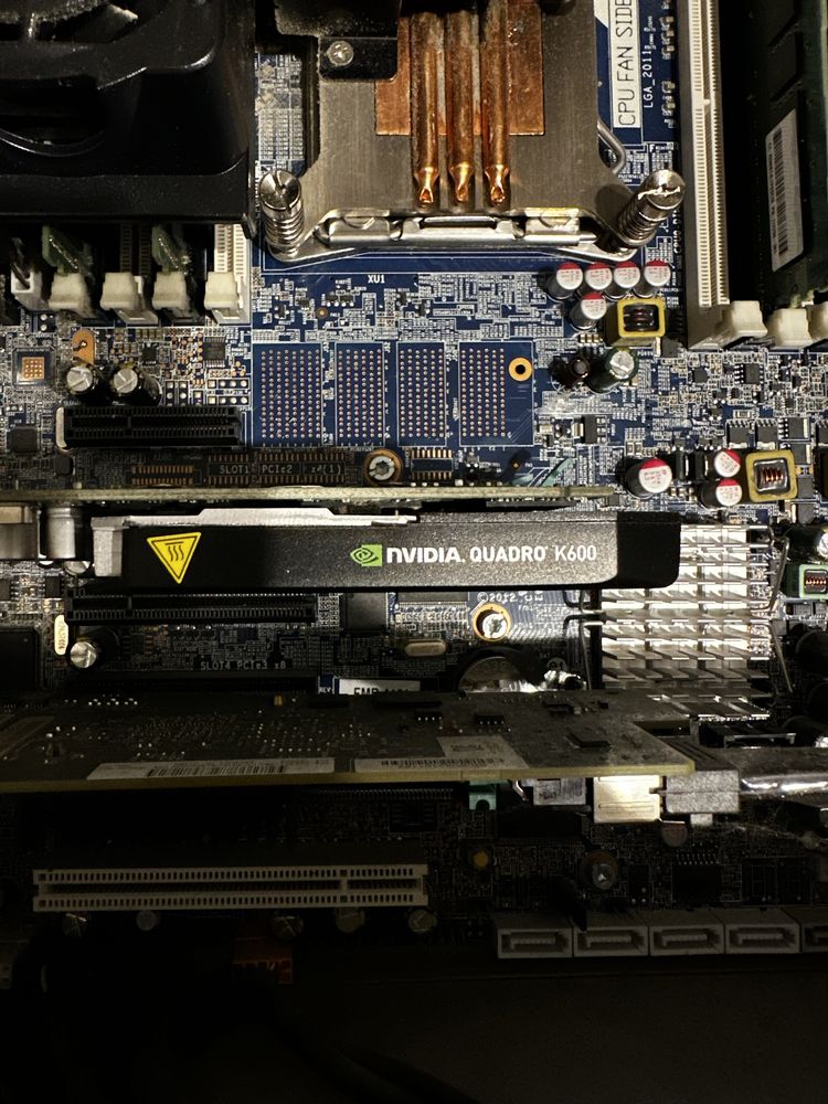 Komputer stacjonarny Hp Z420 Workstation.