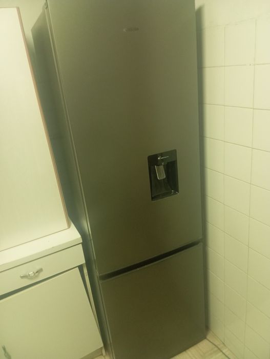 Frigorífico praticamente novo