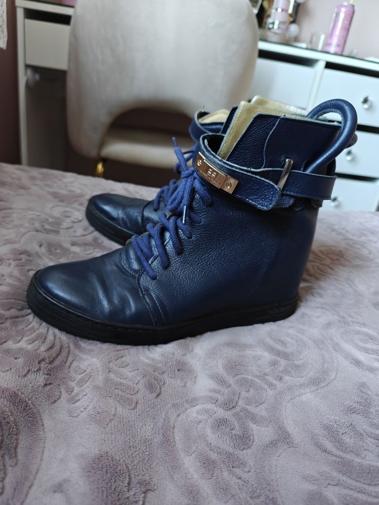 Botki skórzane skóra naturalna granatowe na koturnie 40 sneakersy