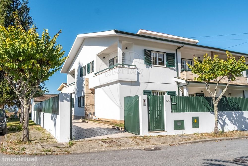 Moradia T4 para arrendamento