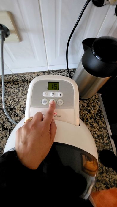 Air fryer tefal pouco usada