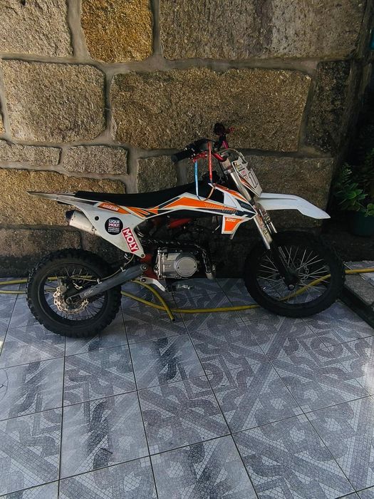 Vendo ou troco por mota de monte