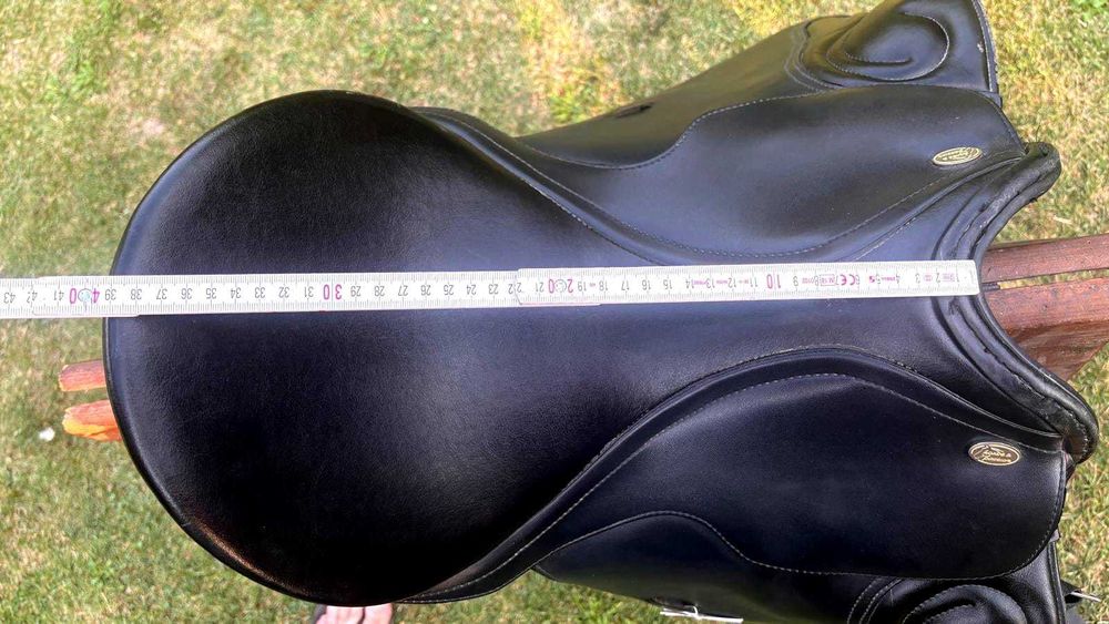 Siodło ujeżdżeniowe czarne