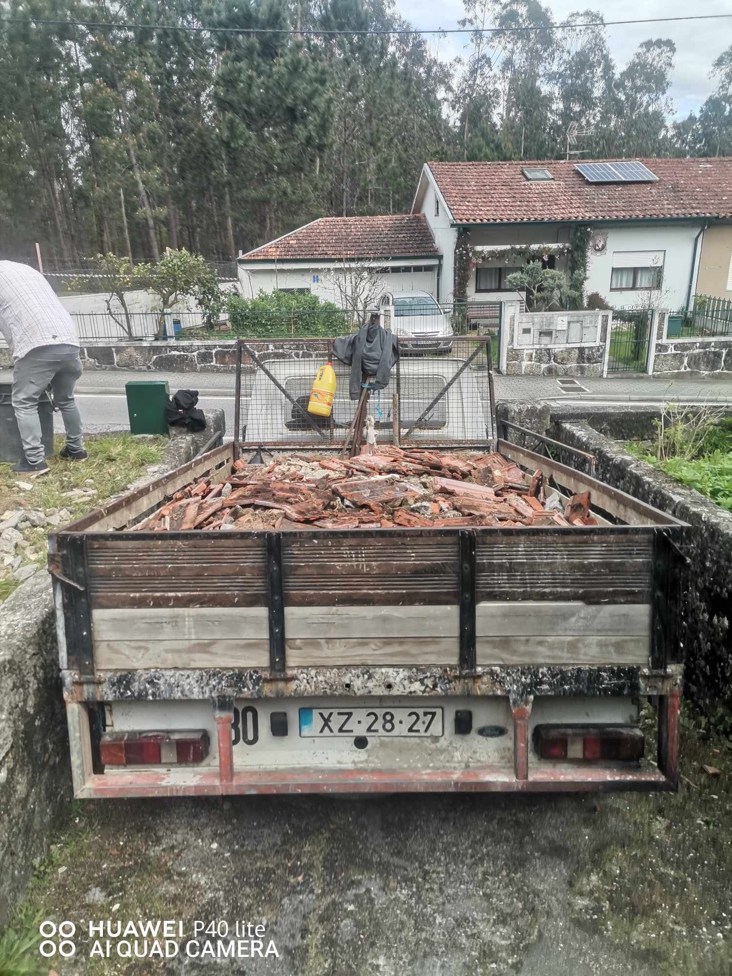Faço cargas de Entulho Madeira Pladur Resíduos