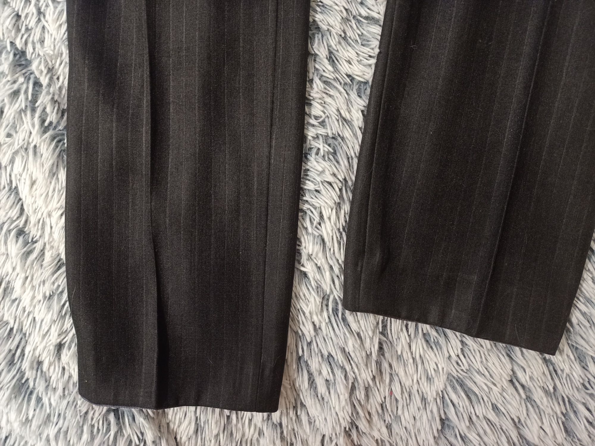 Классический мужской темно-серый костюм, размер- L /48, рост-175 см.