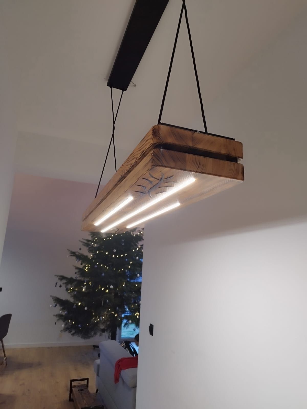 Lampa z drewna loft