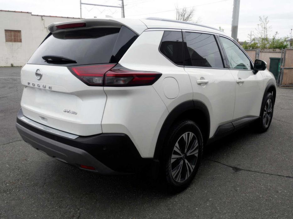 Nissan Rogue SV      2021