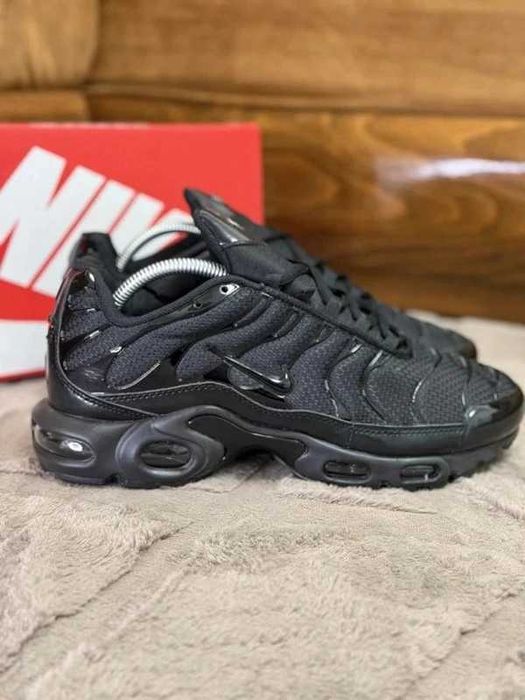 Buty damskie Trampk Nike_Air_Max_TN_Plus_Black R.39