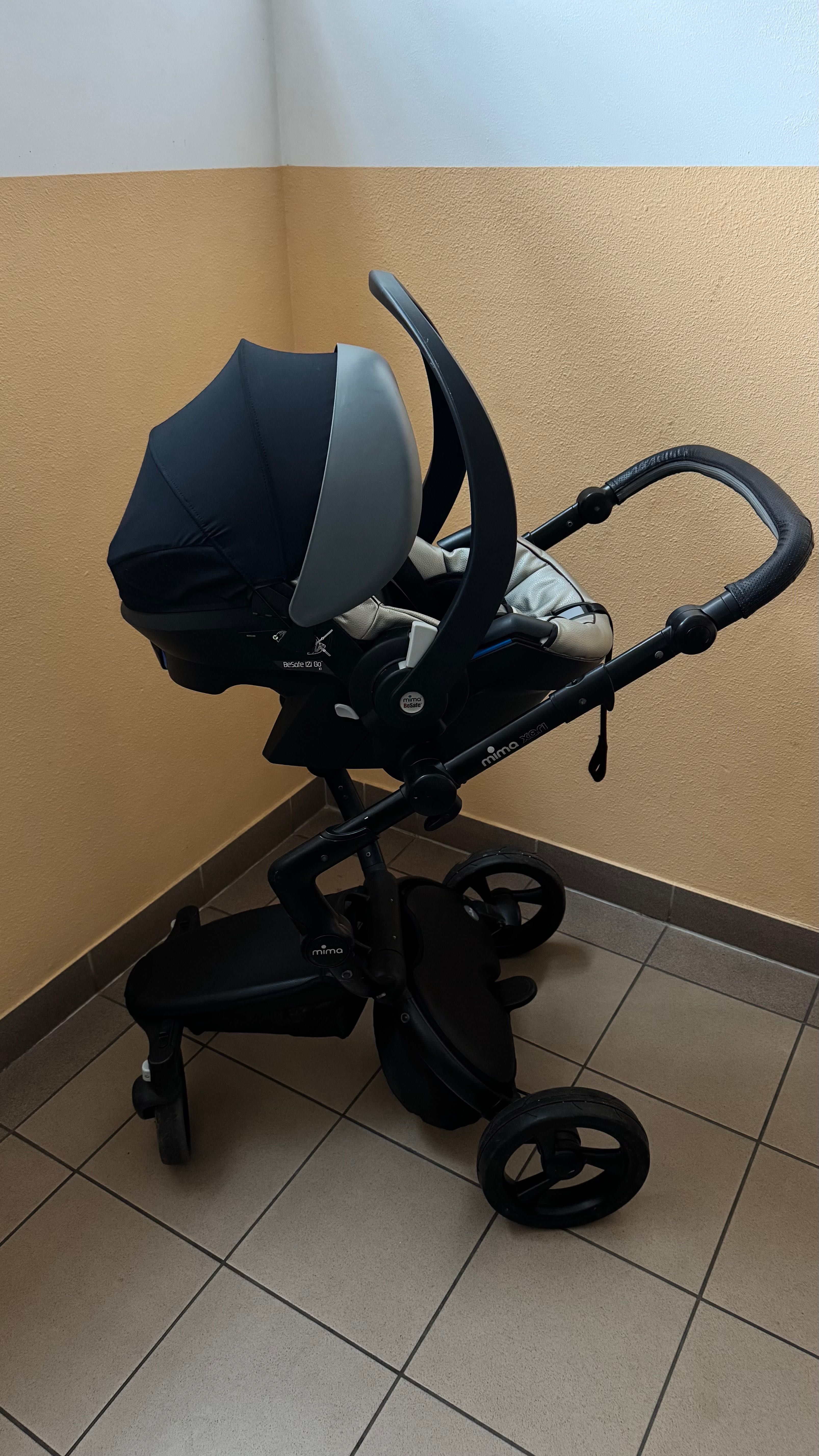 wózek gondola Mima Xari + fotelik samochodowy BeSafe z bazą Isofix