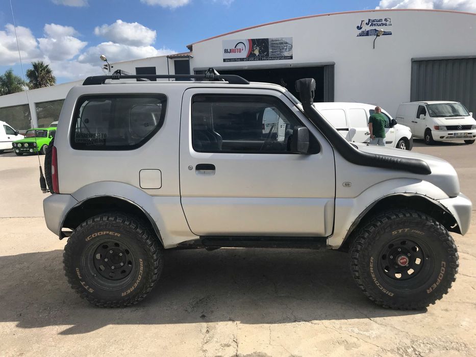 SUZUKI JIMNY customizado para off-road