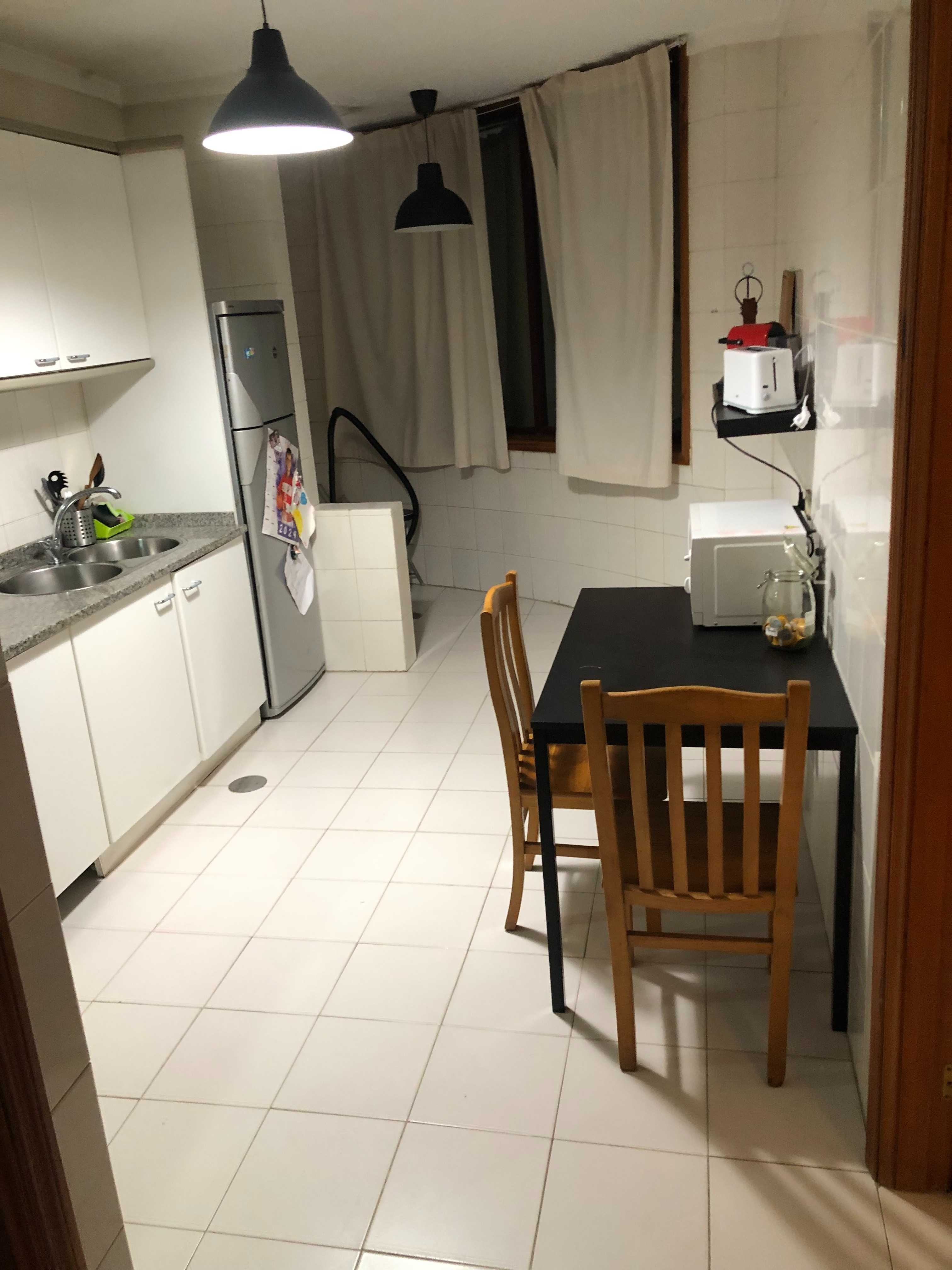 Quarto em apartamento T2
