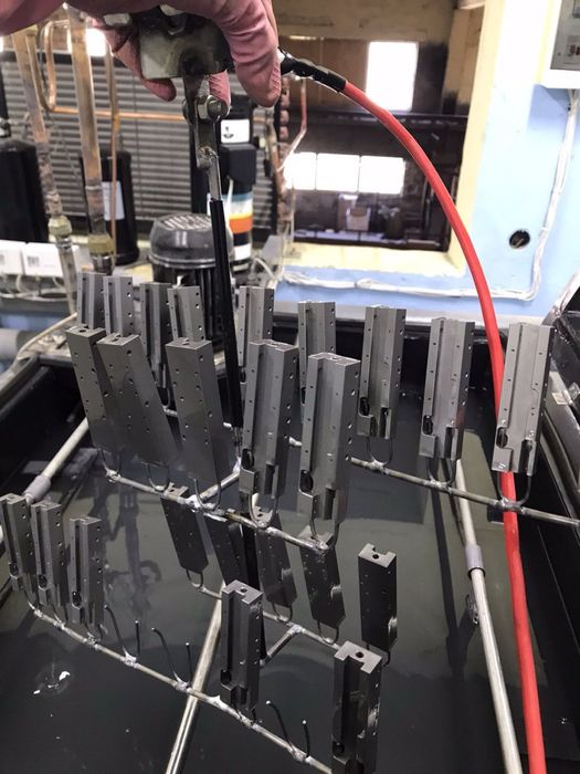 Тверде анодування алюмінію покраска