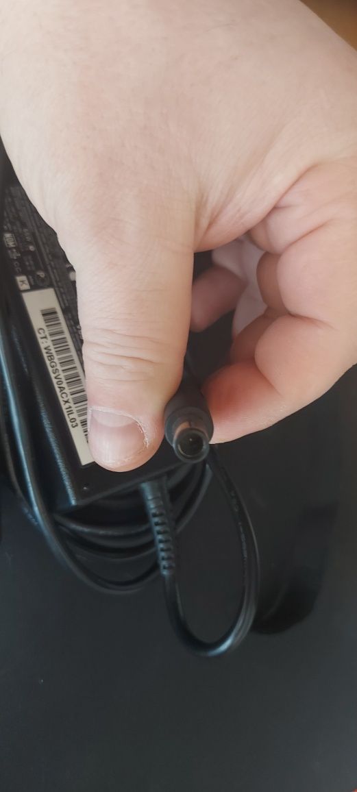 зарядний пристрій для ноутбуків HP.