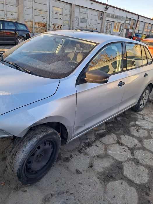 Sprzedam  wszystkie części skoda rapid albo w całości