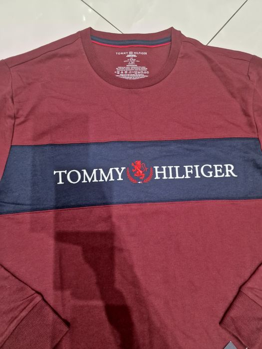 Реглан Tommy Hilfiger L-XL.