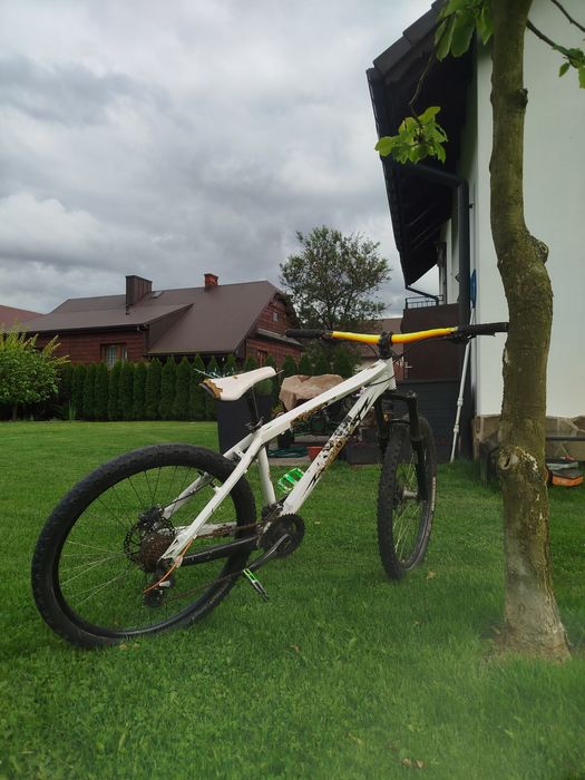 Scott voltage yz