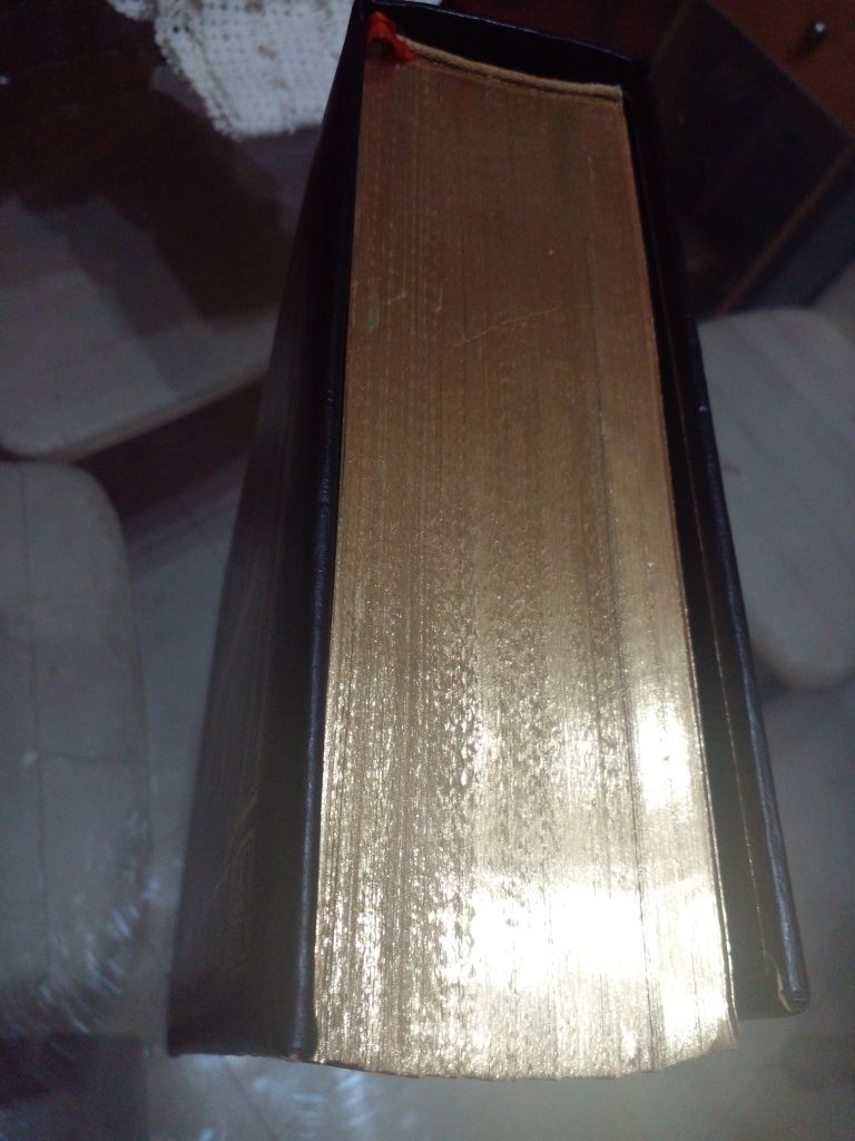 Biblia sagrada grande NOVA EDIÇÃO PAPAL com capa gravada em Ouro