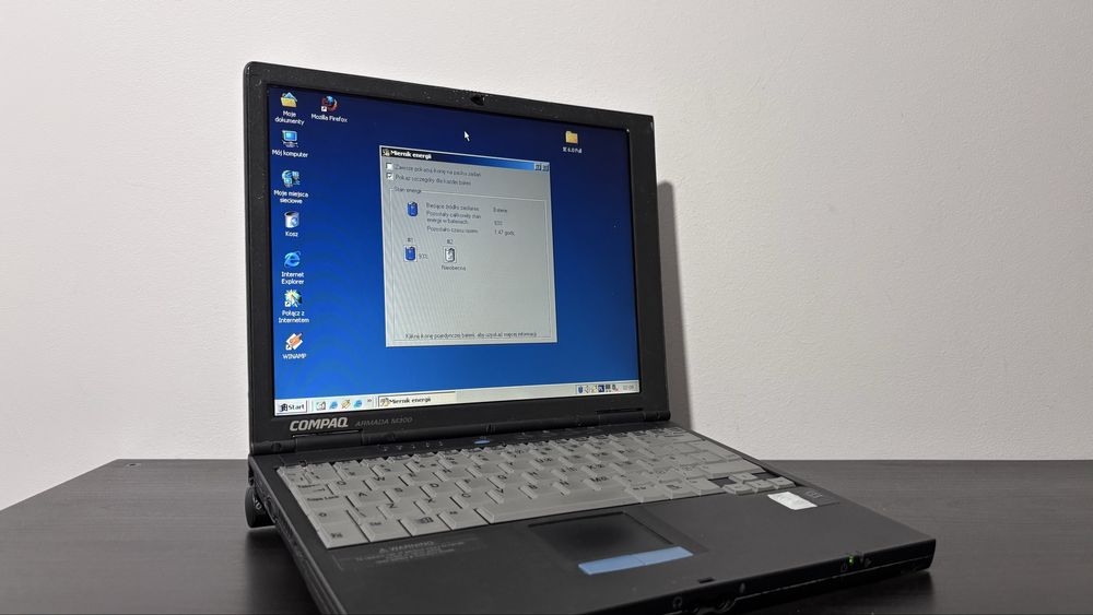 Laptop retro Compaq Armada M300