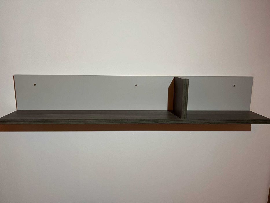 Zestaw nowoczesnych mebli do pokoju młodzieżowego – stan idealny