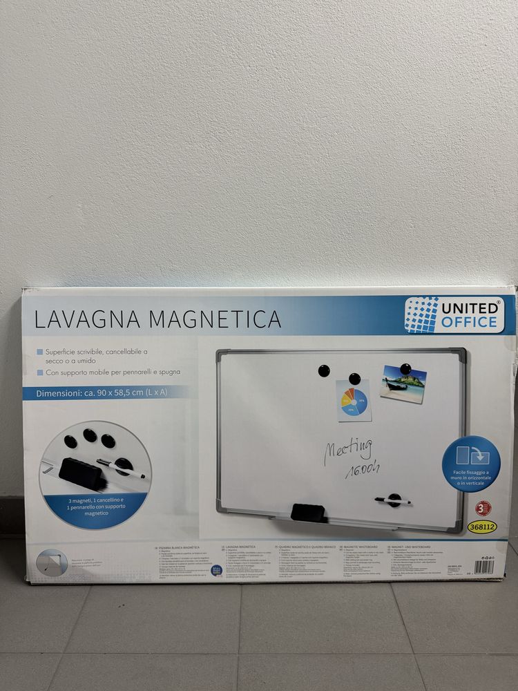 Quadro branco magnético 90 × 58,5 cm + acessórios – Como Novo