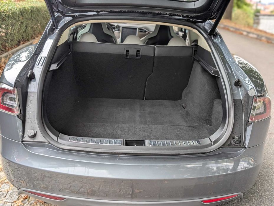 Tesla Model S 85