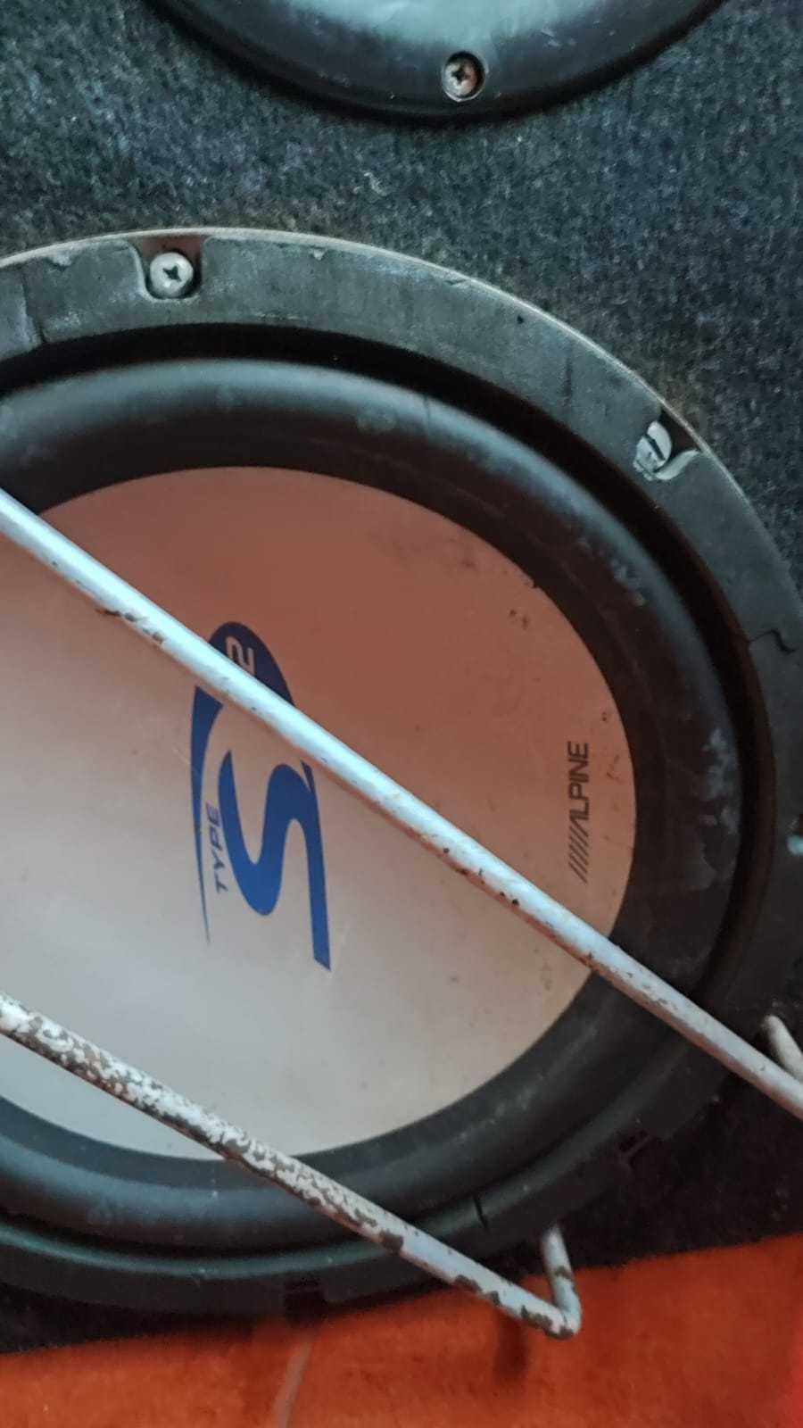 Sistema de som para carro- amplificador e subwoofer
