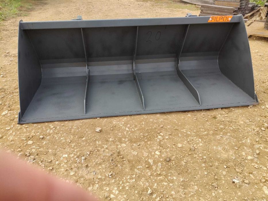 Łycha łyżka 2,4m do tura ładowacza na euro ramkę Producent Filpol