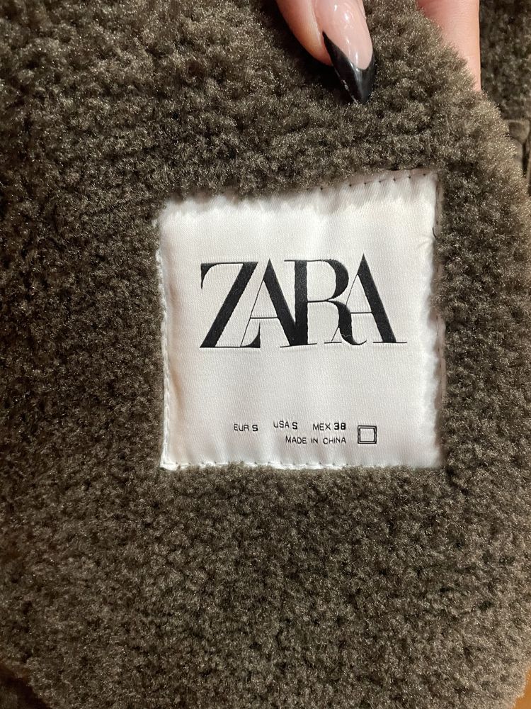 Casaco com gola Zara