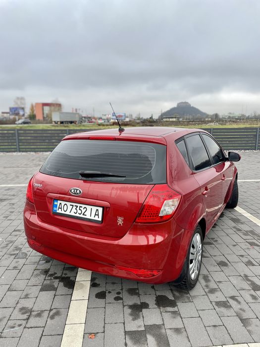 Продам своє авто Кіа сееd 2010
