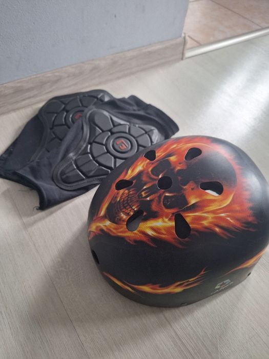 Kask i Ochraniacze na kolana G-Form roz M
Ochraniacze na kolana G-Form