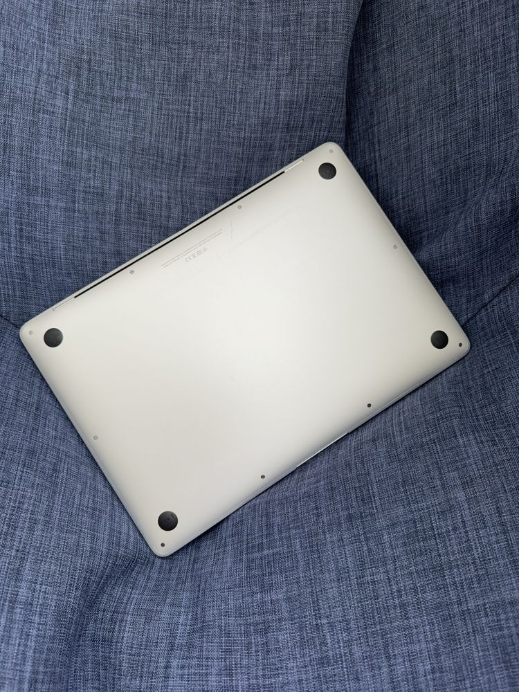 Macbook Air 13 2020 i5 1.1/3.5 Ghz ,8 gb Ram, 512Gb ssd , 94% АКБ