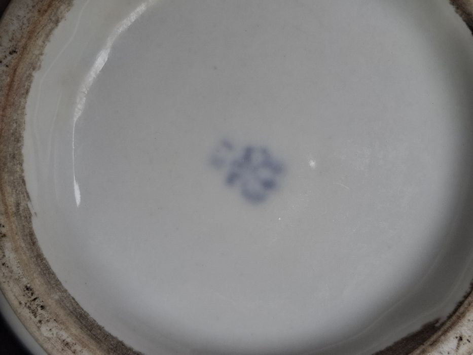 Duży, porcelanowy dzbanek