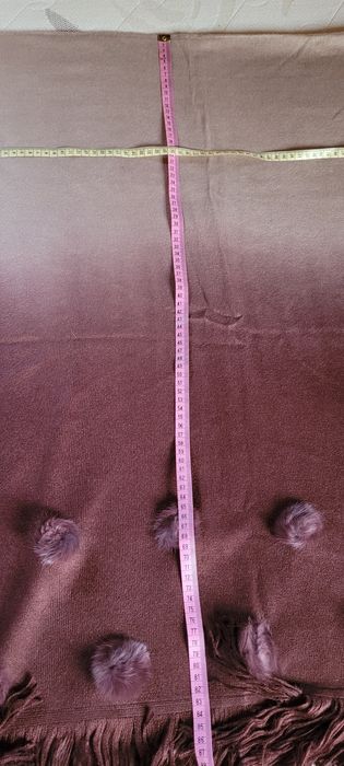 Szal, chusta , szalik z pomponami