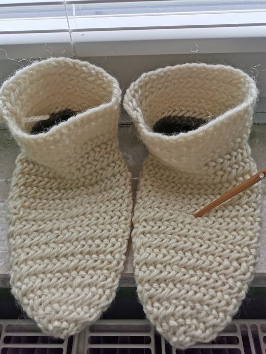 naalbinding skarpety reko wełna 39 Słowianie