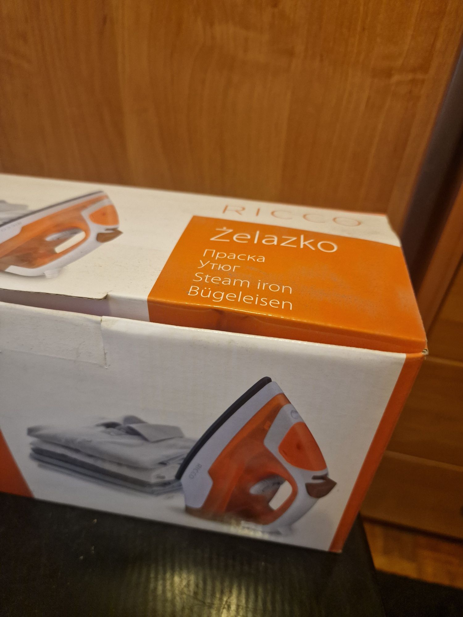 Żelazko uniwersalne  R i c c o  pomarańczowe