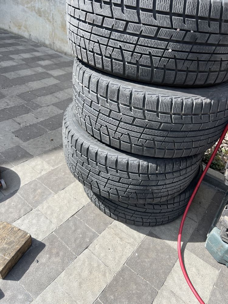 Зимова резина Yokohama 235/45 r-17