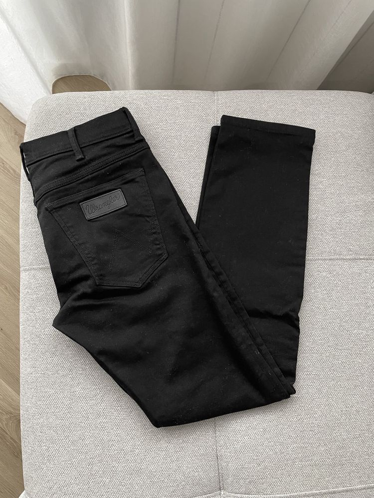 Czarne męskie jeansy larston wrangler  lee