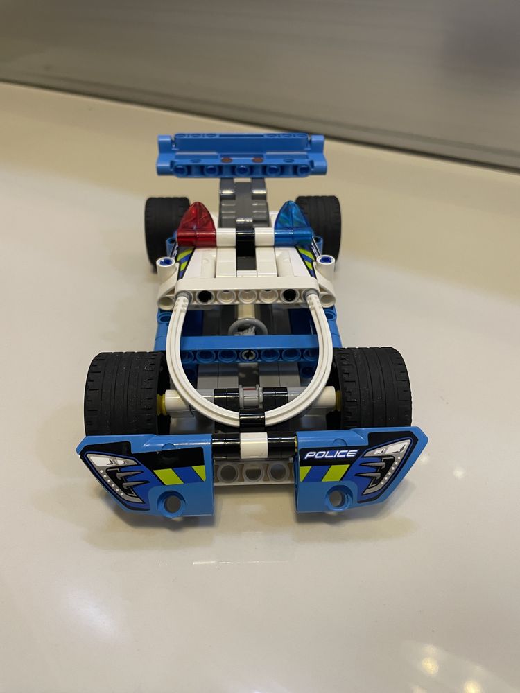 Lego Technic 2w1 - Policyjny pościg 42091