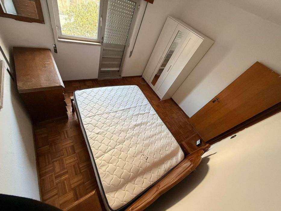 3 quartos disponiveis para arrendamento.