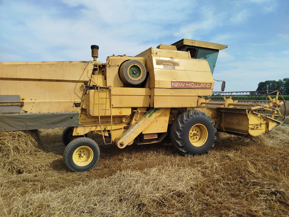 Kombajn New Holland 8055