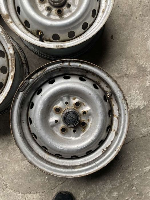 Диски R 13 4/98(100) ВАЗ, DAEWOO, рівні, без ремонтів