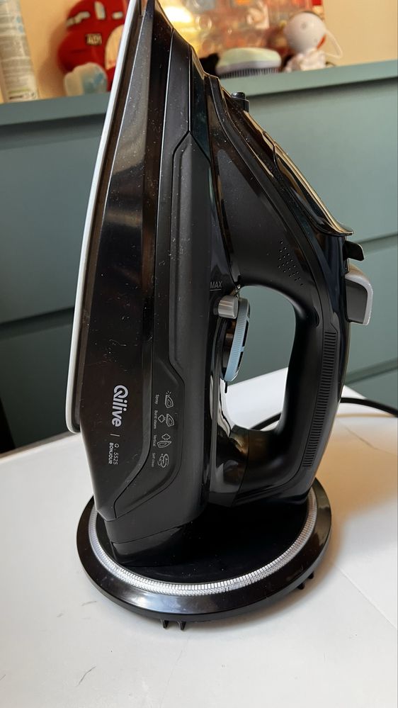 Ferro a vapor Qilive sem fio