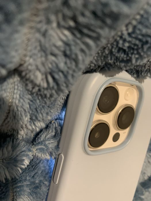 Продам iPhone 16 Pro 256Gb white rsim мінявся екран