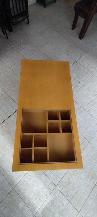 Mesa de centro, para desocupar.