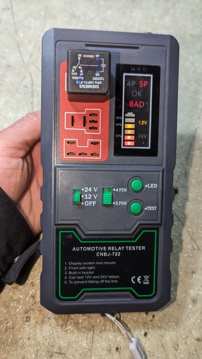 Тестер CNBJ-722 для перевірки реле, в комплекті з акумуляторами
