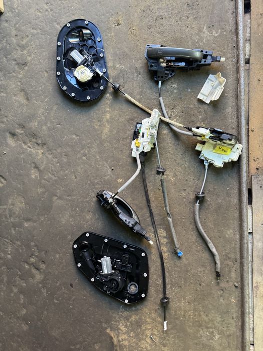 Доводчики дотяжки дверей audi q7 4m