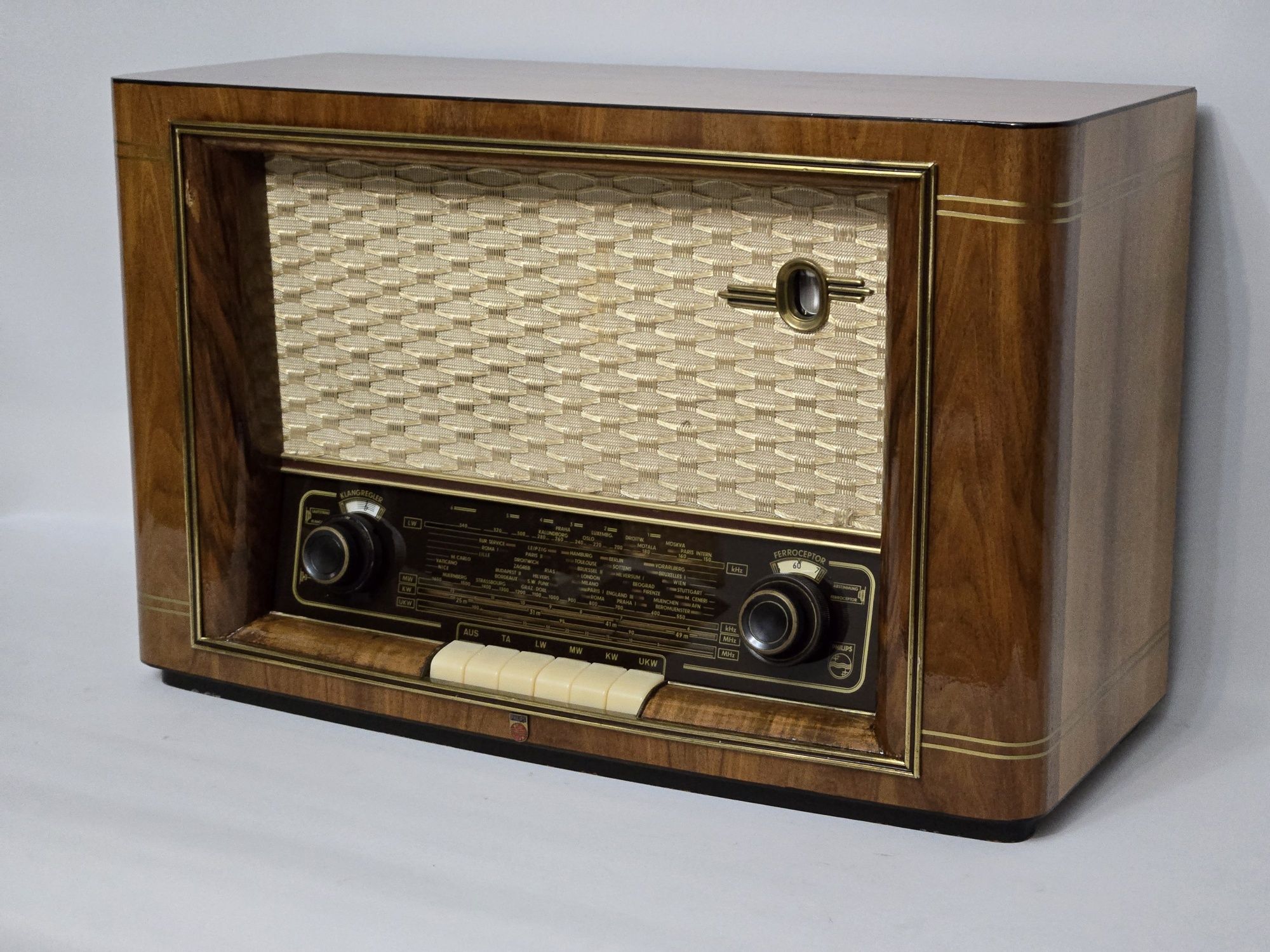 Rádio antigo reparado Philips