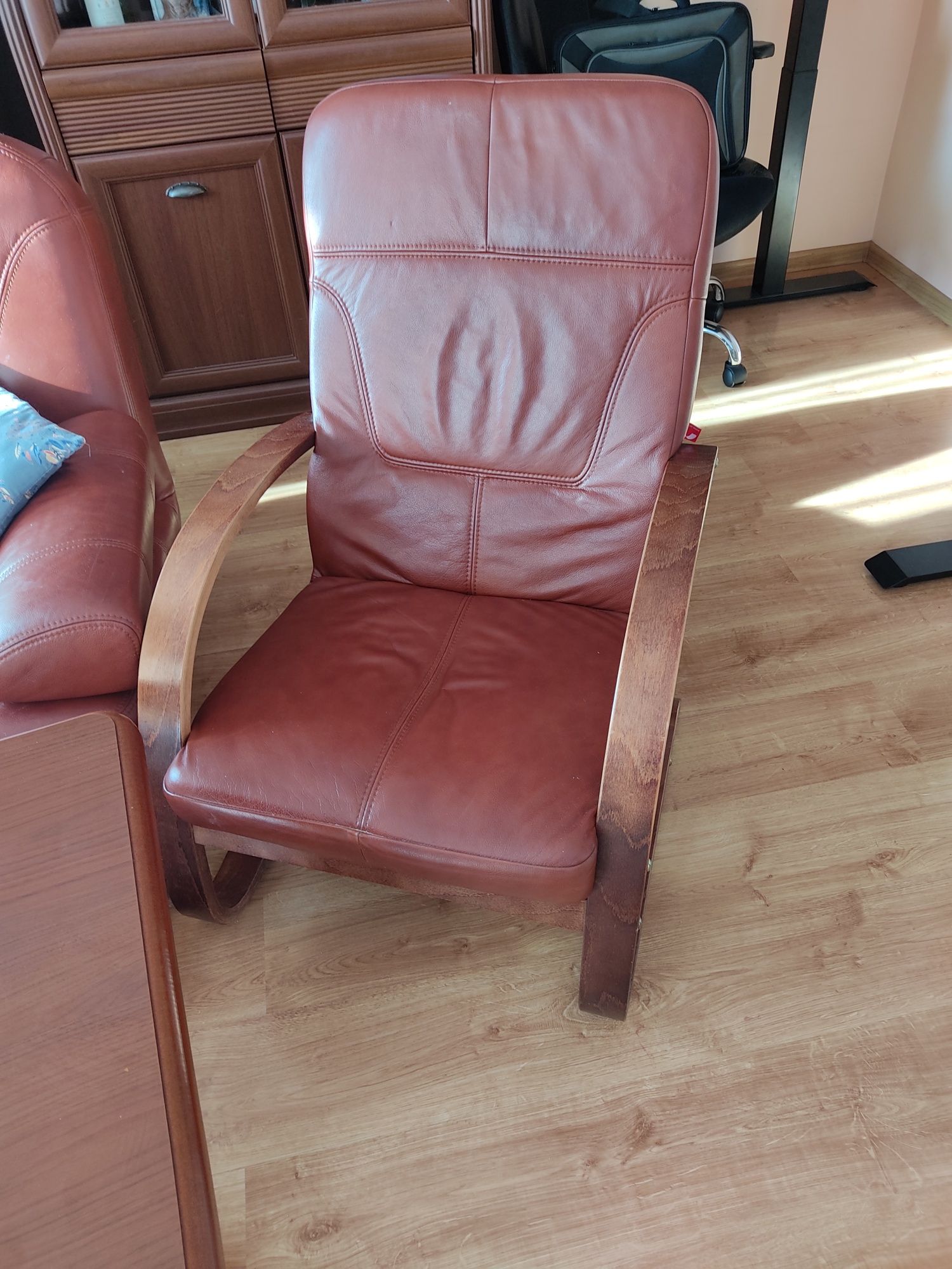 Komplet mebli skórzanych sofa kanapa fotele stół ława podnoszona