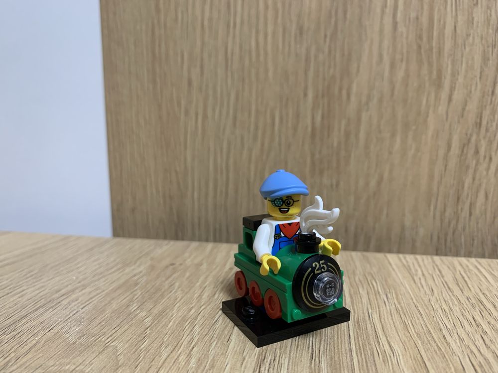 Minifigurka LEGO seria 25 Train kid